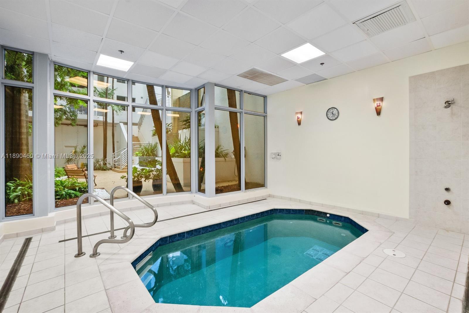 RADIUS CONDO - Residential Lease