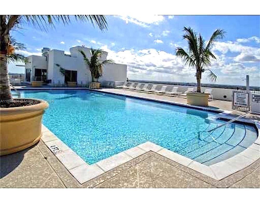 RADIUS CONDO - Residential Lease