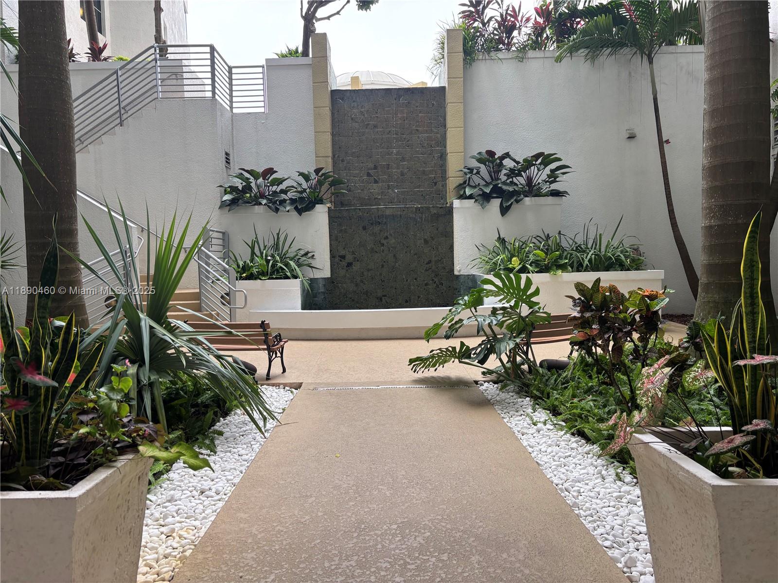 RADIUS CONDO - Residential Lease