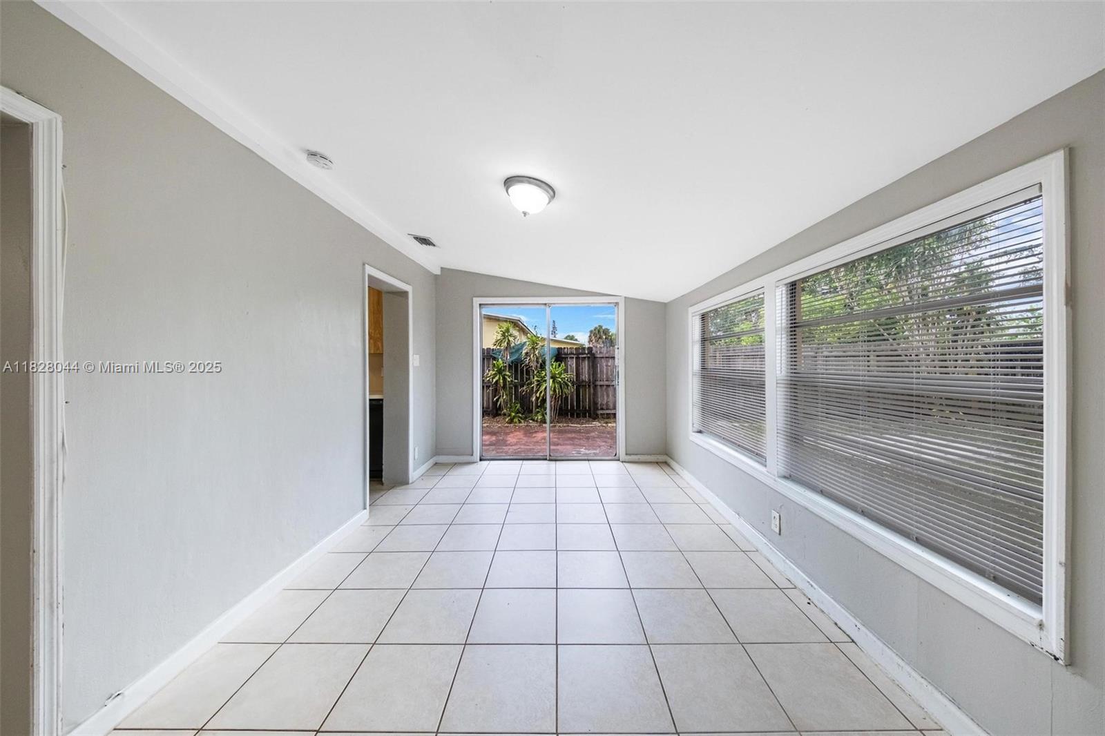 TWIN LAKES HOMES SEC 3 - Residential