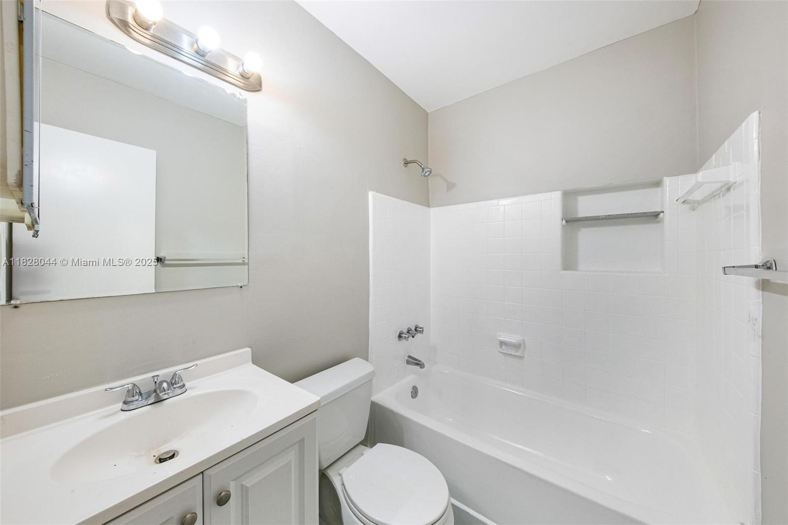 TWIN LAKES HOMES SEC 3 - Residential