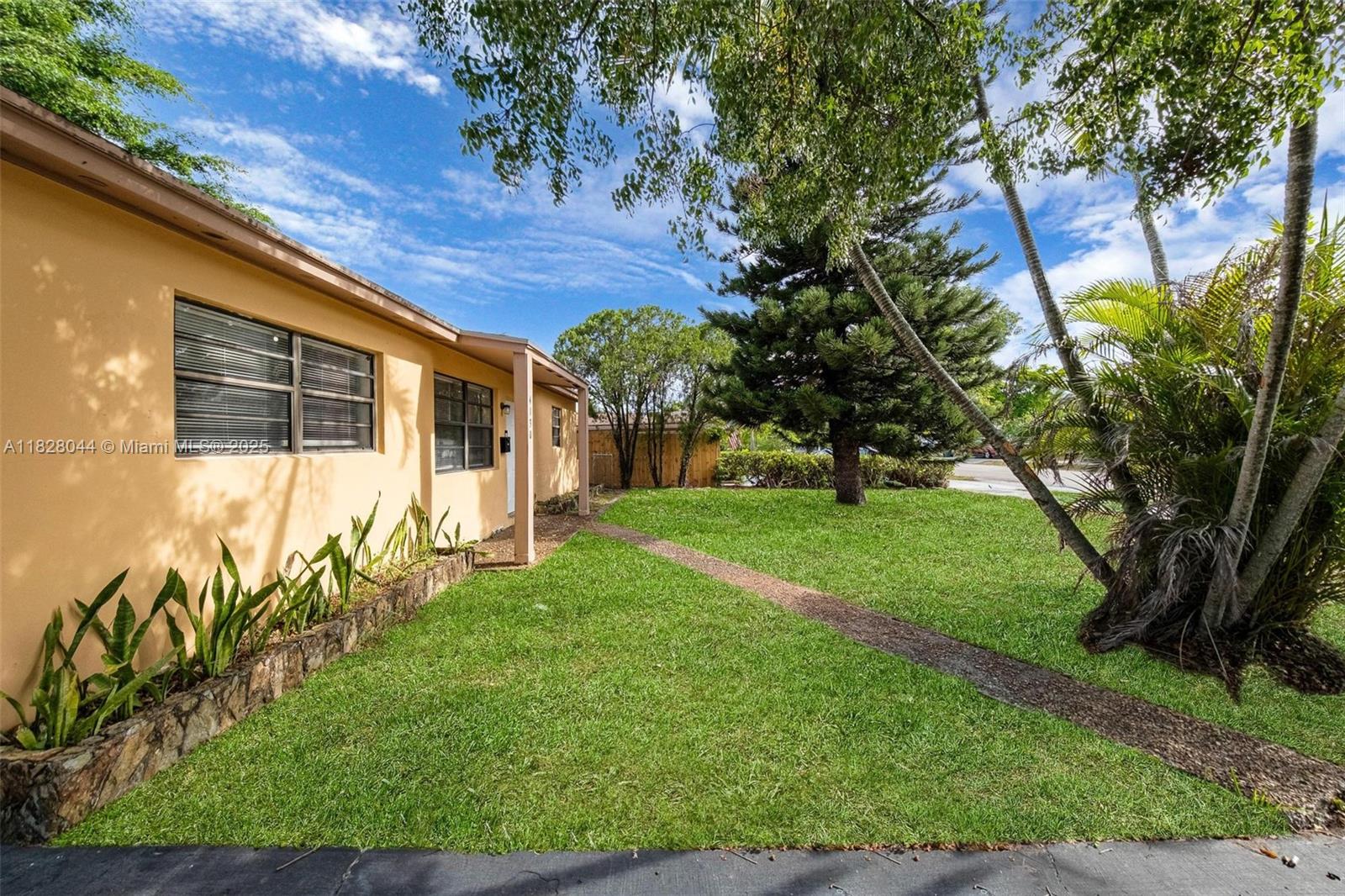 TWIN LAKES HOMES SEC 3 - Residential