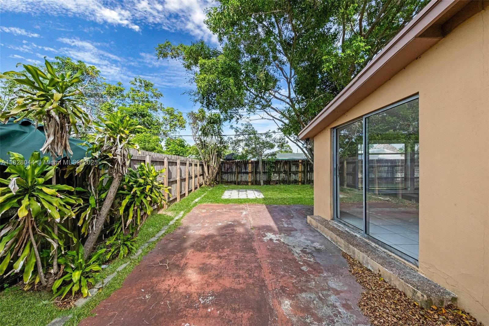 TWIN LAKES HOMES SEC 3 - Residential