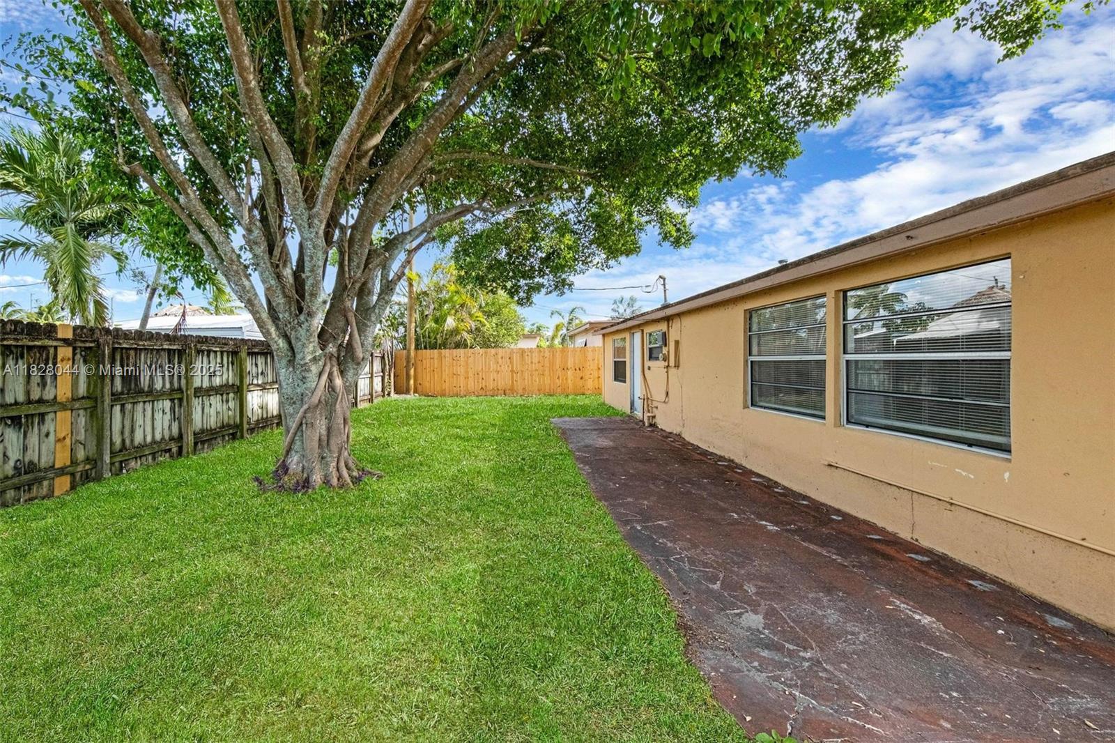 TWIN LAKES HOMES SEC 3 - Residential