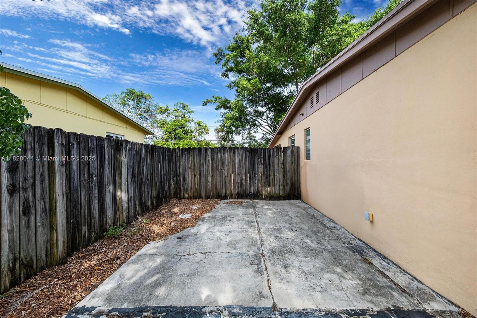 TWIN LAKES HOMES SEC 3 - Residential