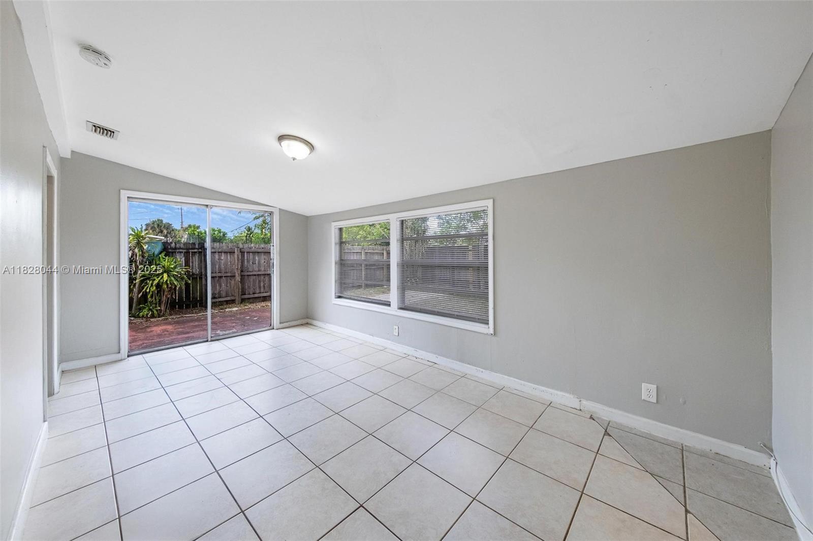 TWIN LAKES HOMES SEC 3 - Residential