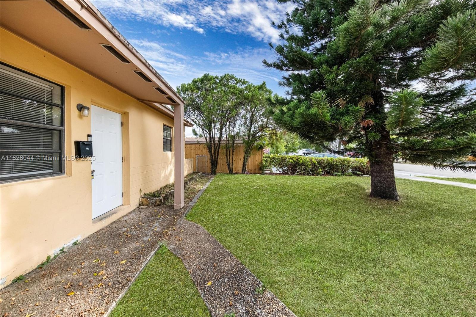 TWIN LAKES HOMES SEC 3 - Residential