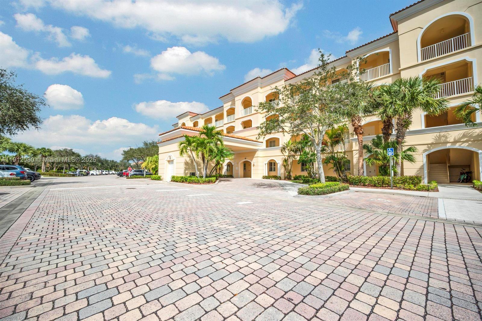 HARBOUR ISLE AT HUTCHINSO - Residential Lease