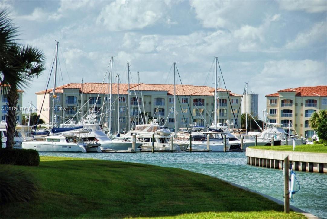 HARBOUR ISLE AT HUTCHINSO - Residential Lease