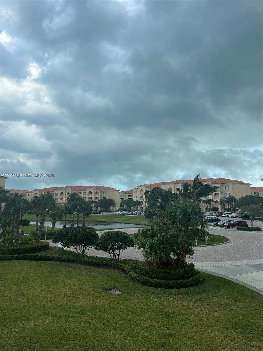 HARBOUR ISLE AT HUTCHINSO - Residential Lease