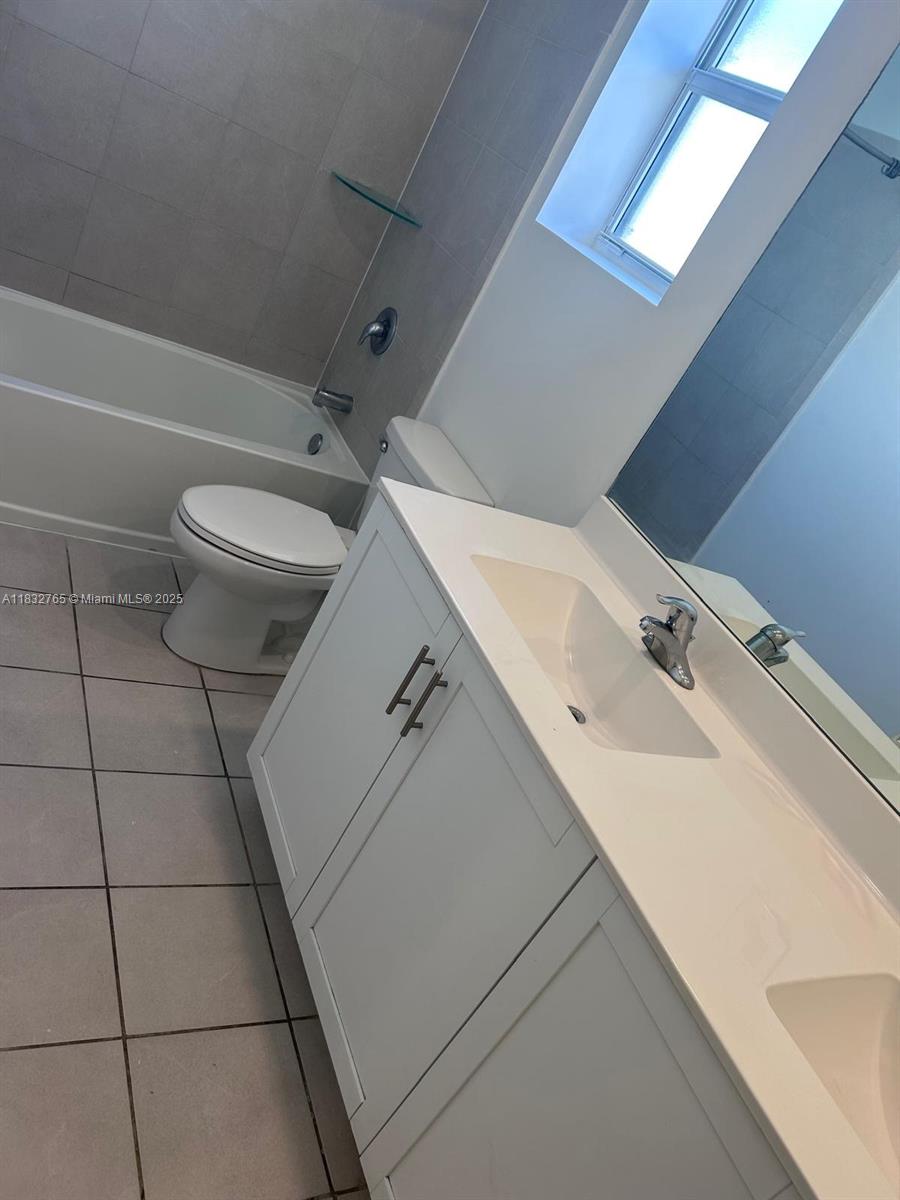 1405 SE 26th Ter 1405