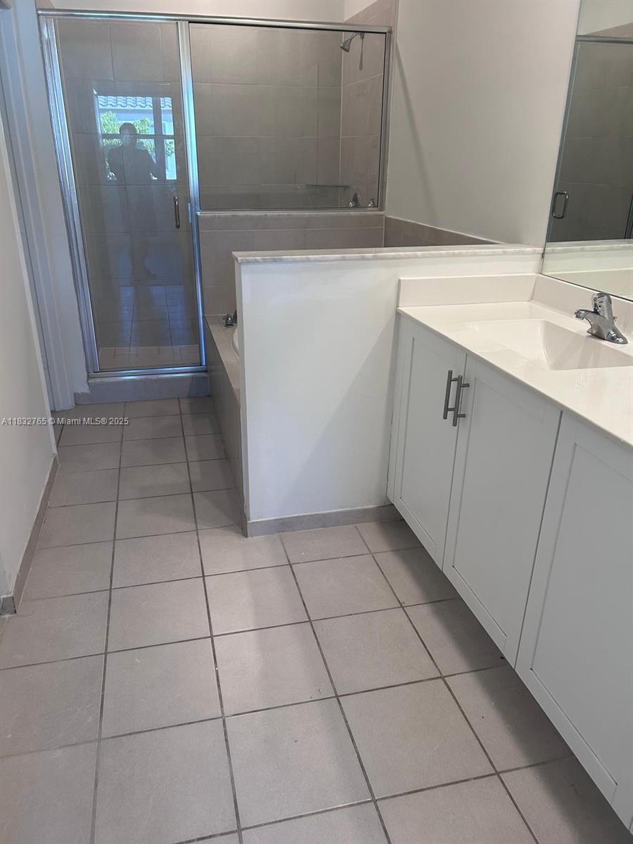 1405 SE 26th Ter 1405