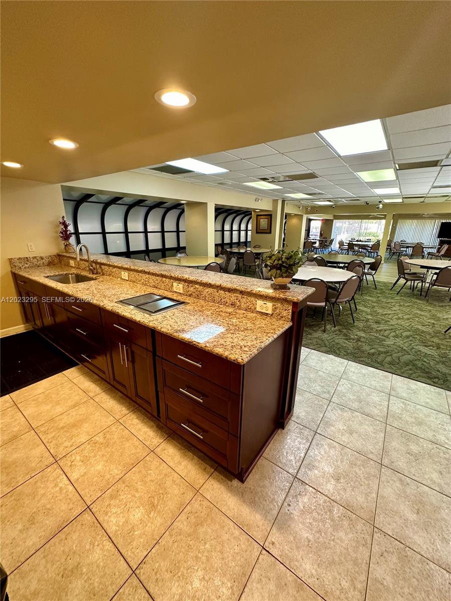 ISLAND CLUB FOUR CONDO - Residential