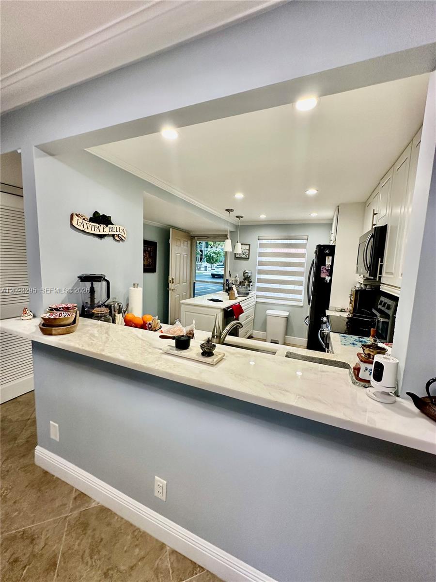 ISLAND CLUB FOUR CONDO - Residential