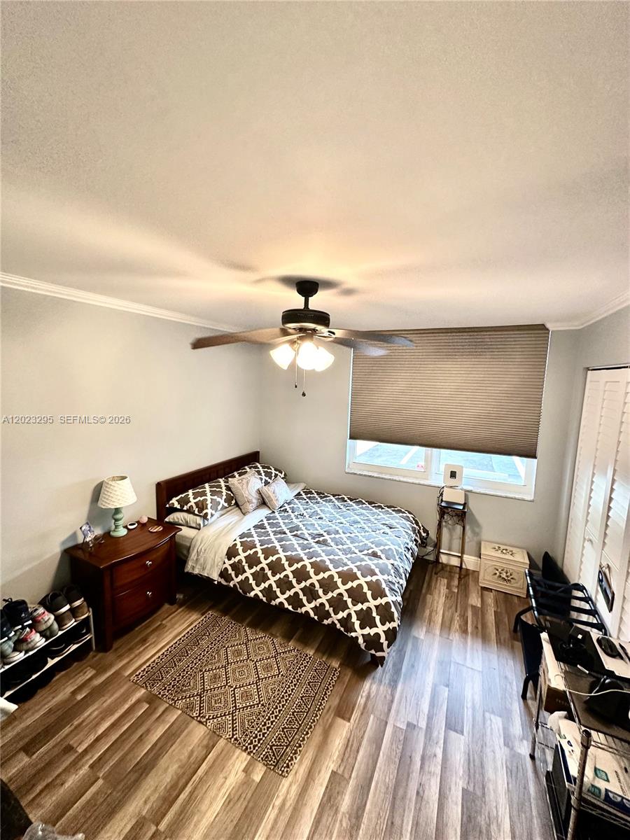 ISLAND CLUB FOUR CONDO - Residential