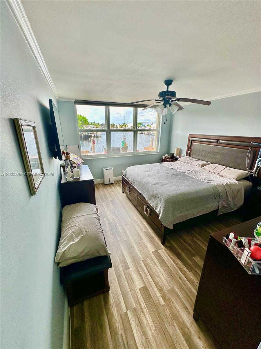 ISLAND CLUB FOUR CONDO - Residential
