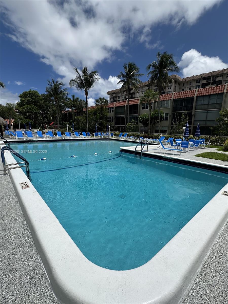 ISLAND CLUB FOUR CONDO - Residential