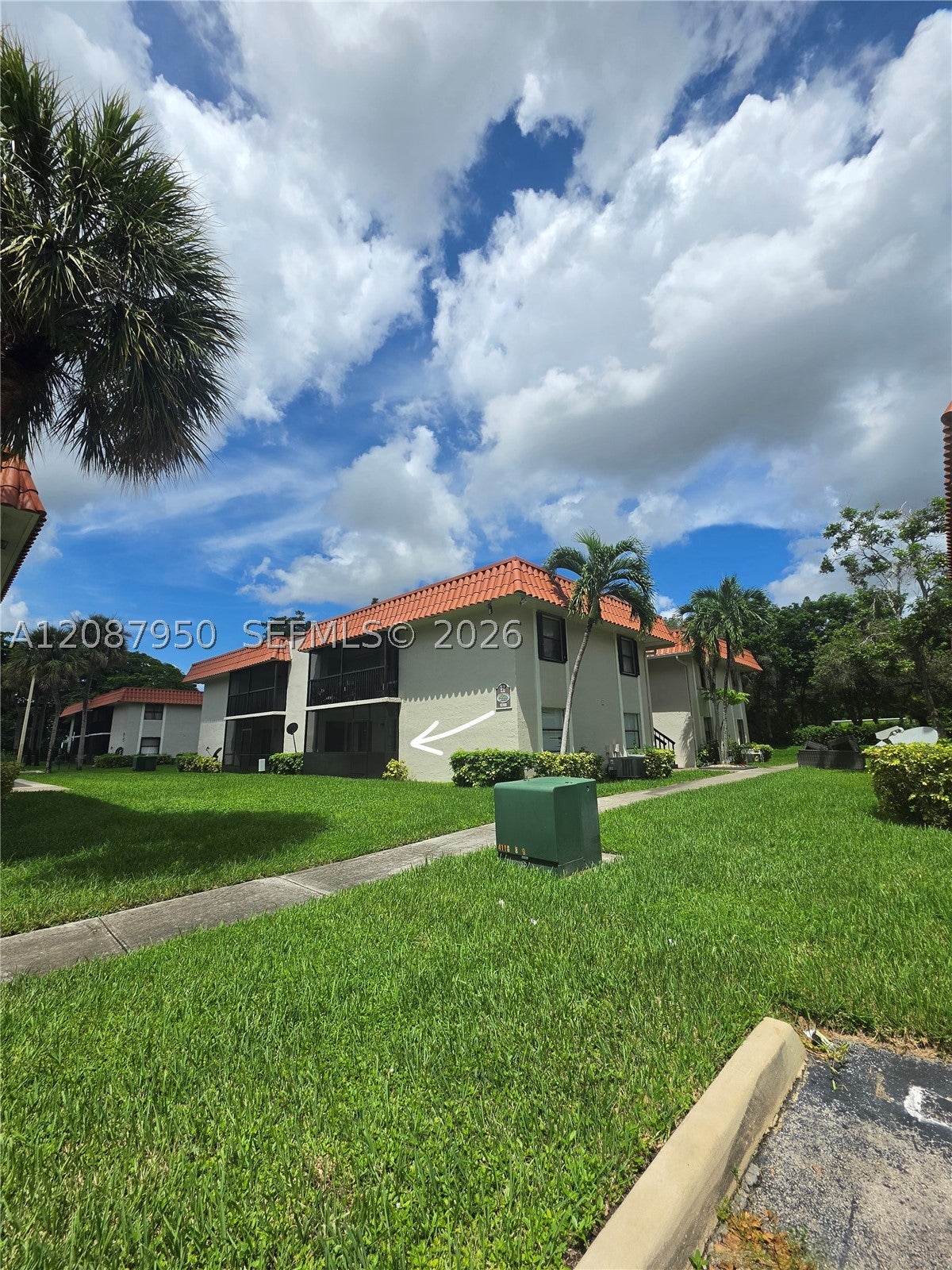 9708 Hammocks Blvd