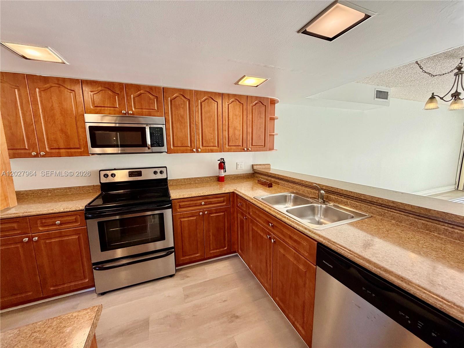 4403 SW 70th Ter 4403