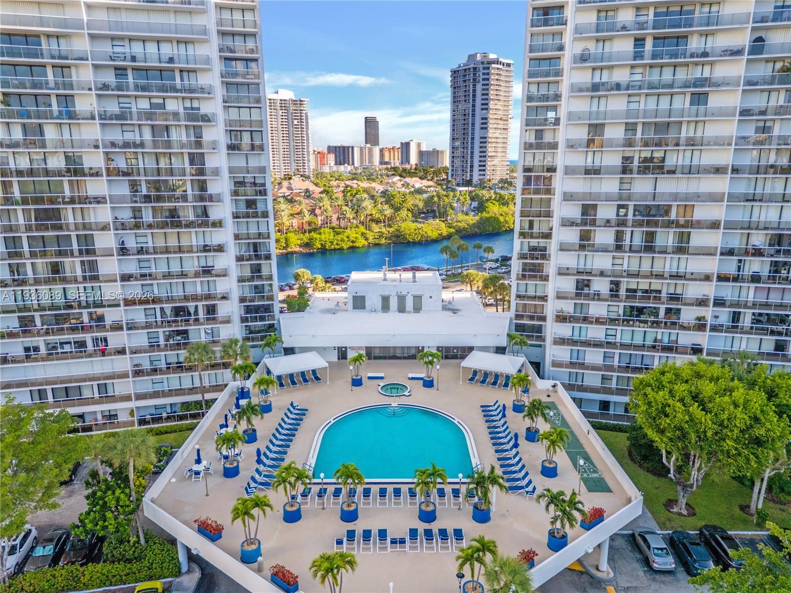 FLAMENCO CONDO TOWER I - Residential