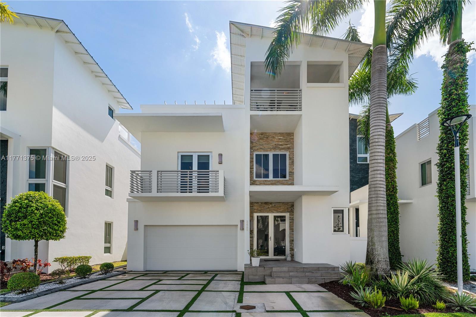 Property for Sale at 3445 Nw 84th Ct, Doral, Miami-Dade County, Florida - Bedrooms: 4 
Bathrooms: 5  - $1,720,000