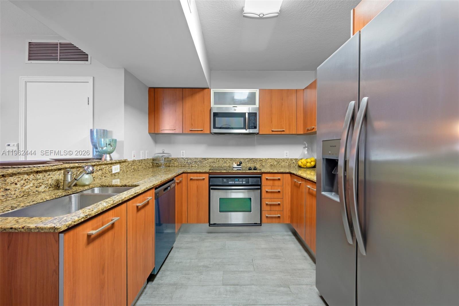 METROPOLIS II AT DADELAND - Residential