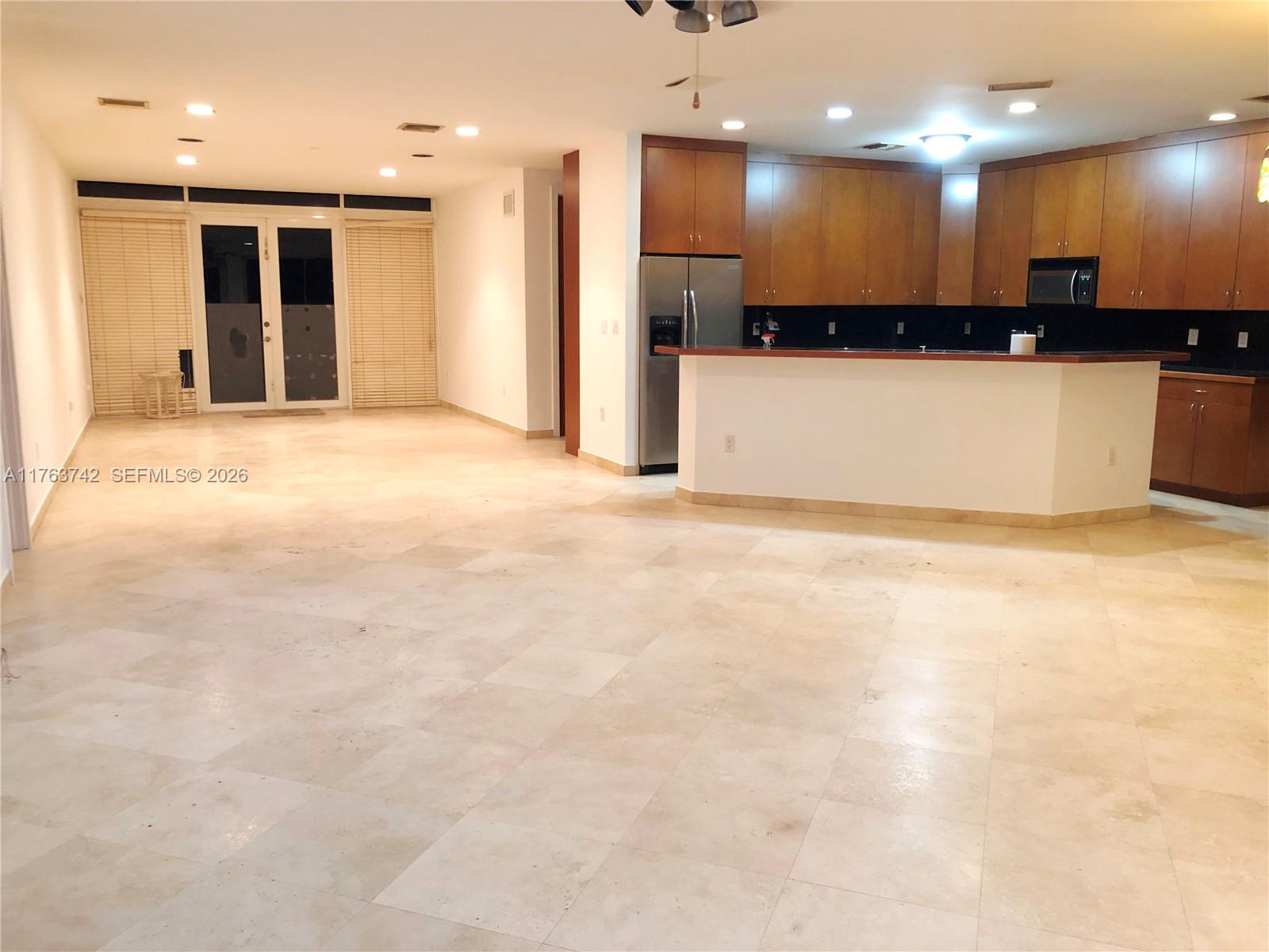 TROPICAL HAVEN - Residential