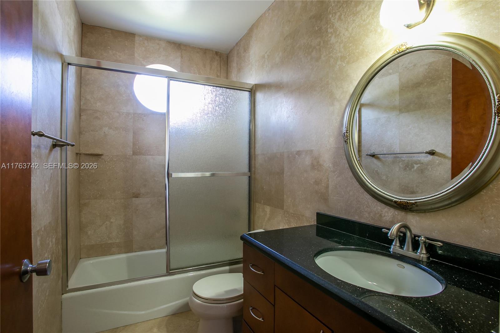 TROPICAL HAVEN - Residential