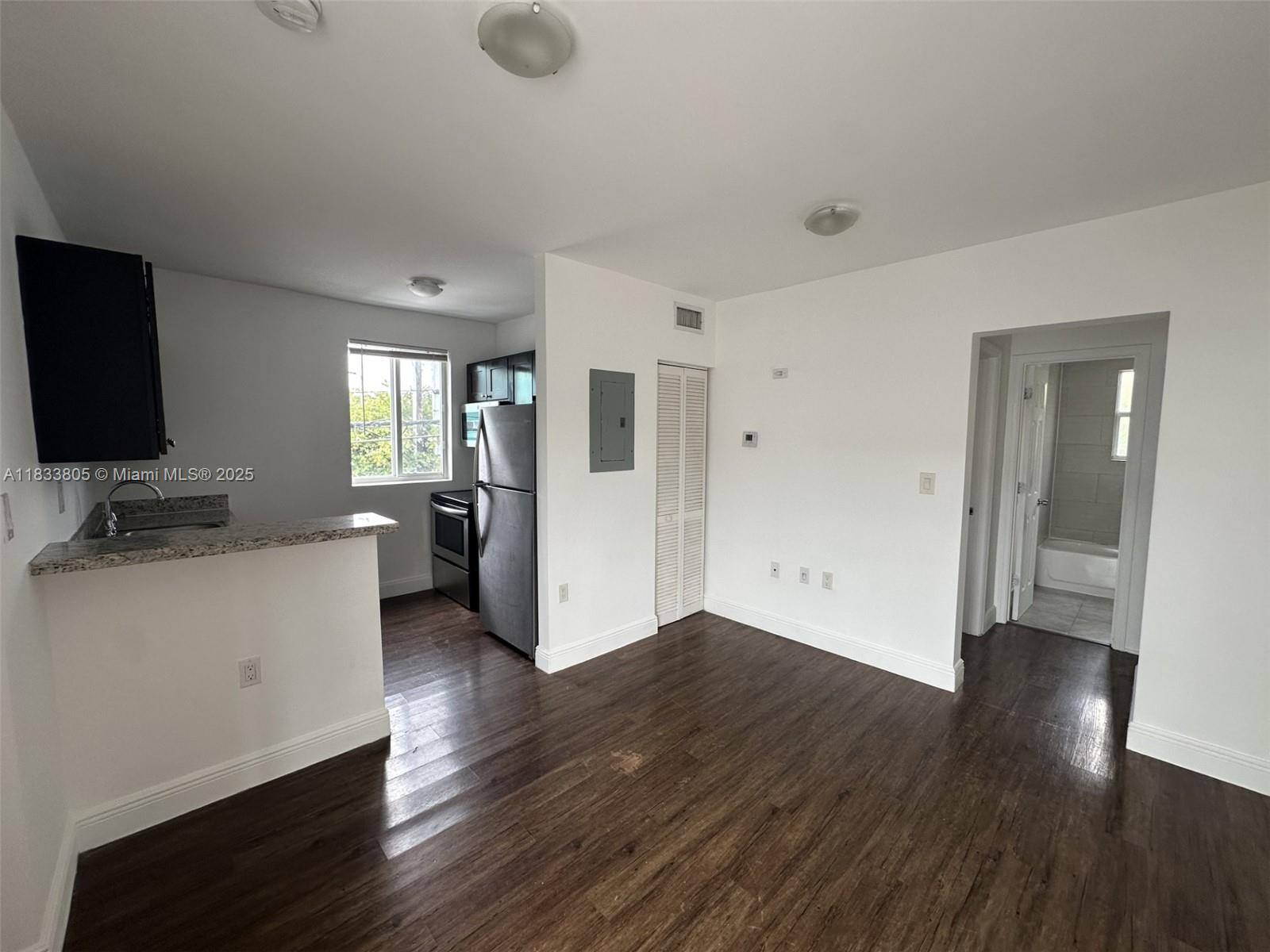 540 NW 7 St 19