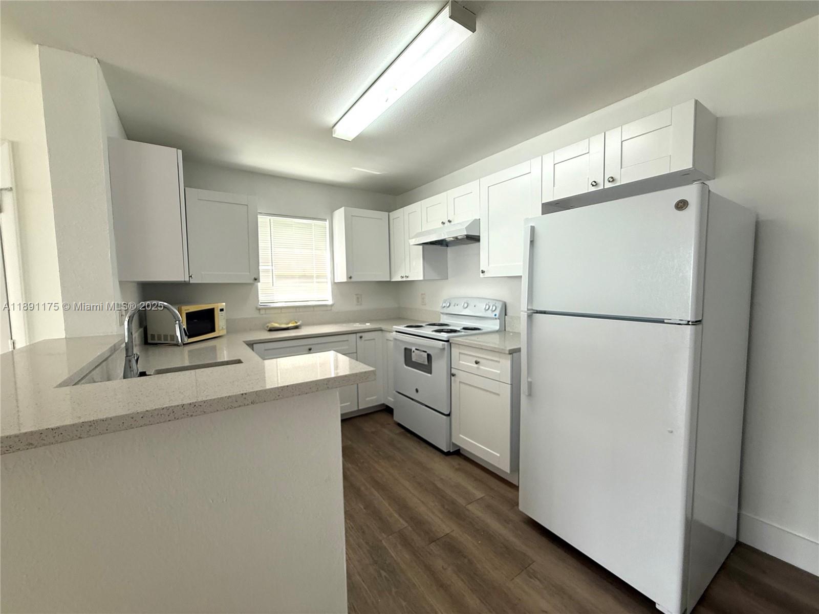 PRESERVE AT AVERY LAKES - Residential Lease