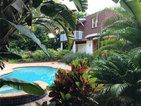 Photo of 325 Bayberry Dr, Plantation, FL 33317 (MLS # A11924965)