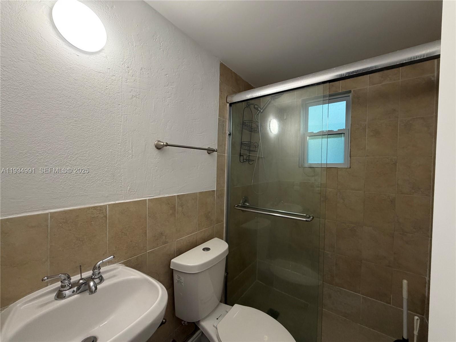 THE DOVE CONDO - Residential Lease