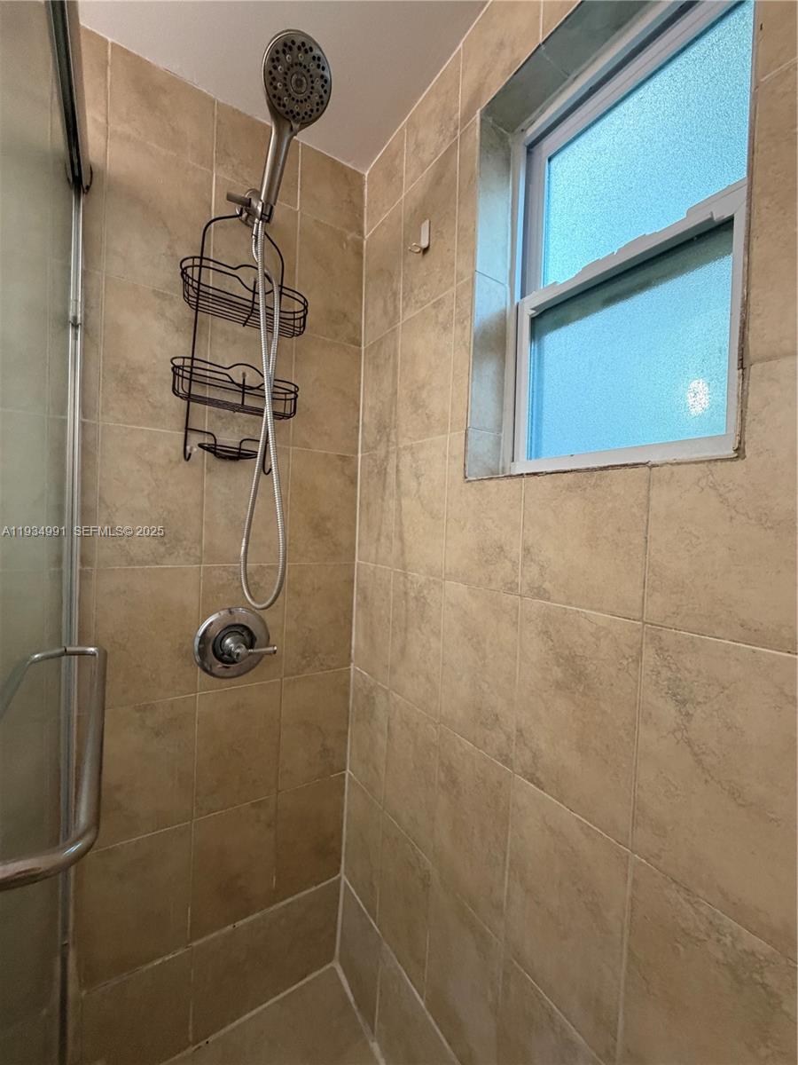 THE DOVE CONDO - Residential Lease