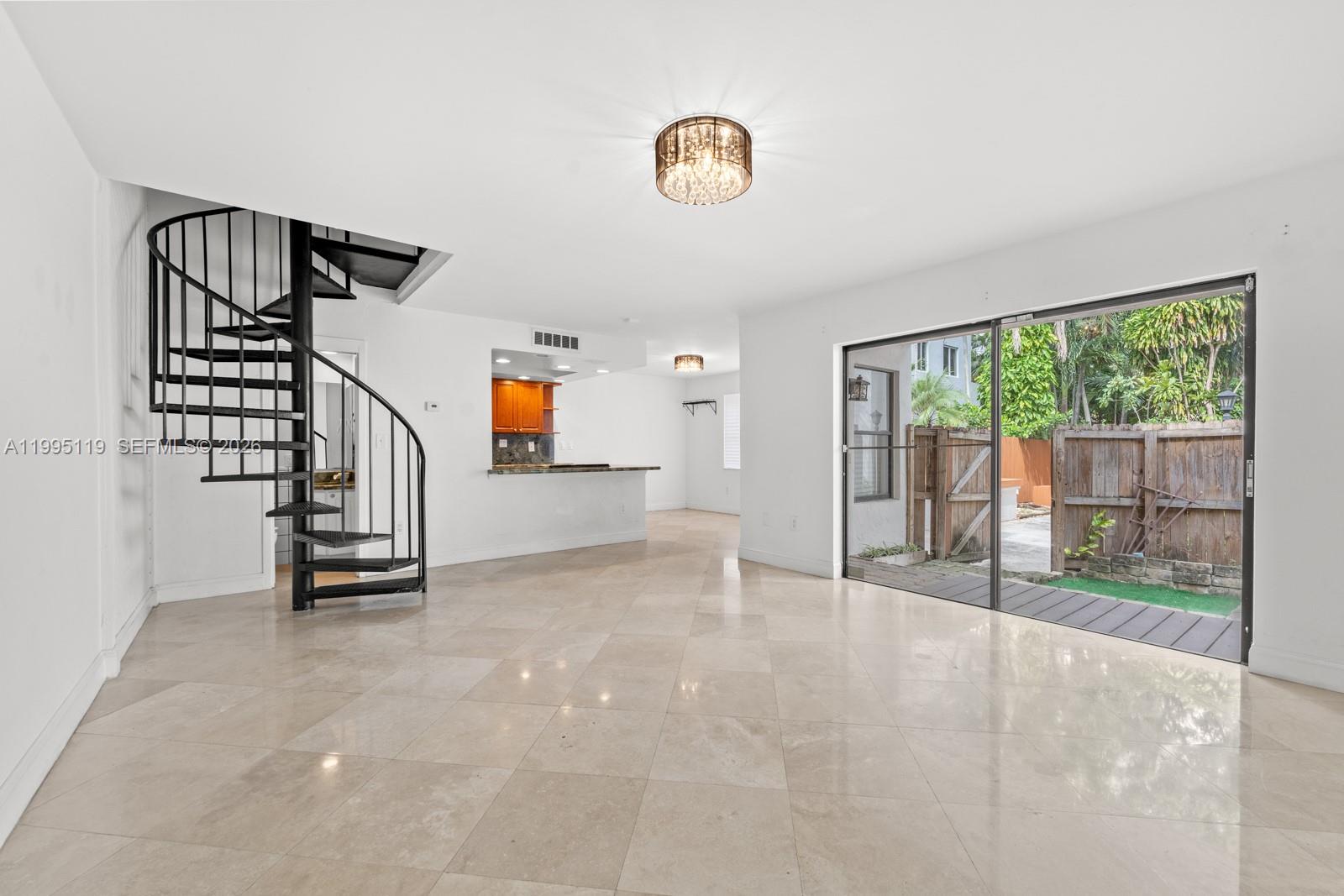 TIGERS TEN CONDO - Residential