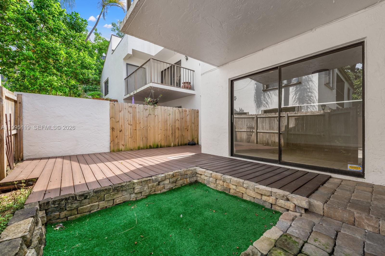 TIGERS TEN CONDO - Residential