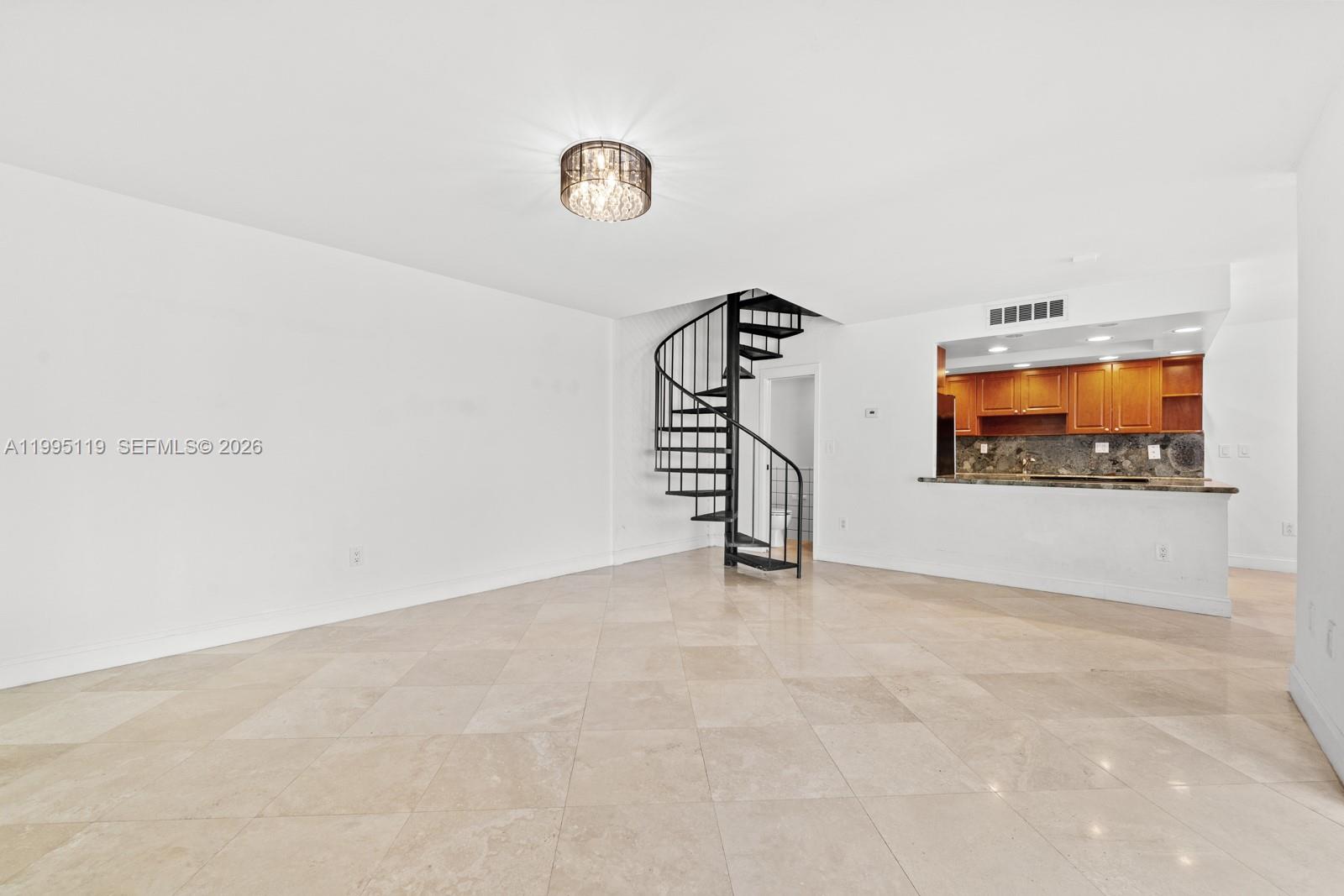 TIGERS TEN CONDO - Residential