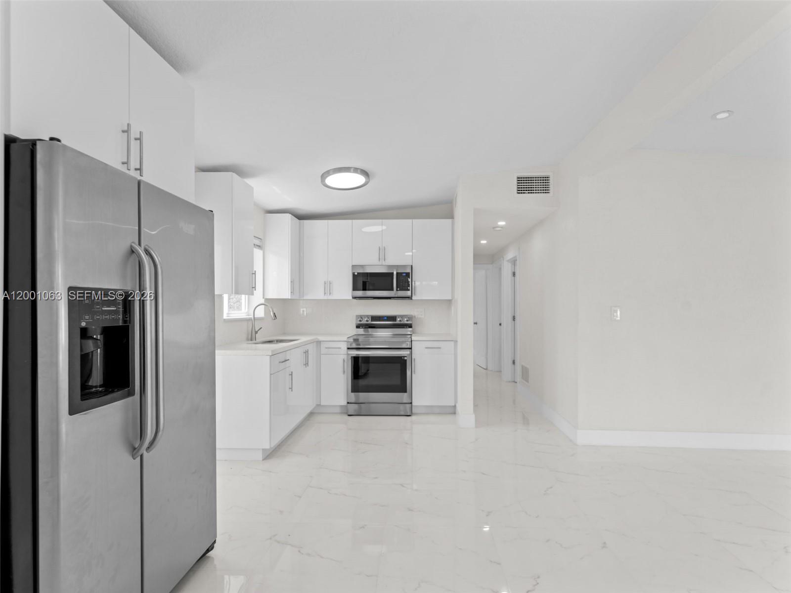 SEMINOLE LAWN - Residential