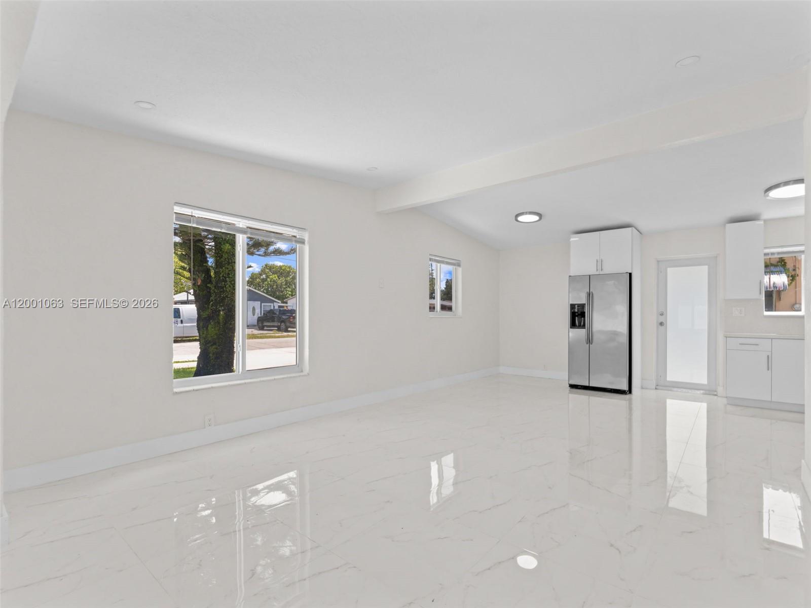 SEMINOLE LAWN - Residential