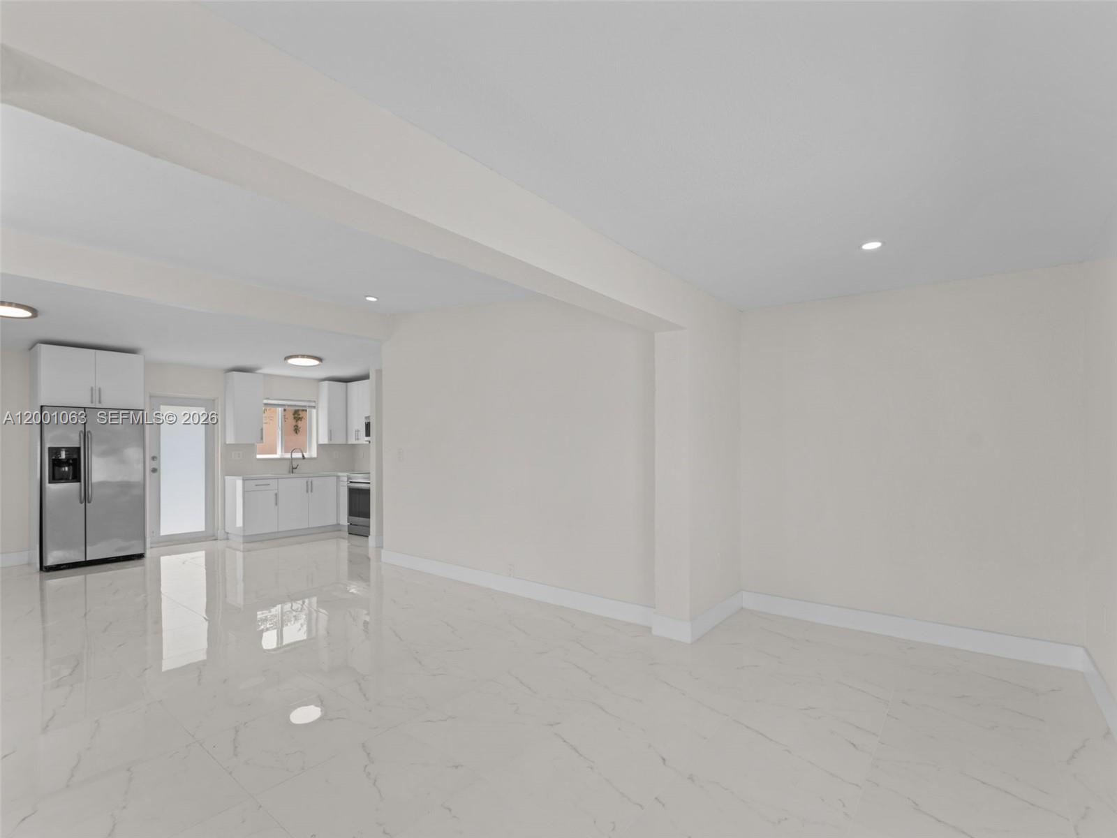 SEMINOLE LAWN - Residential