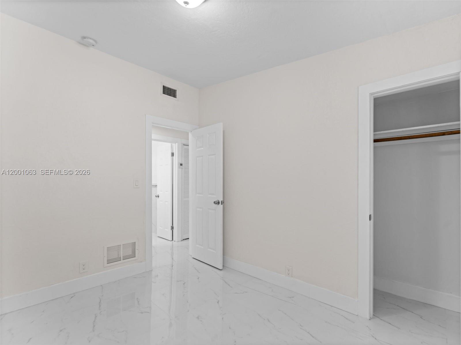 SEMINOLE LAWN - Residential