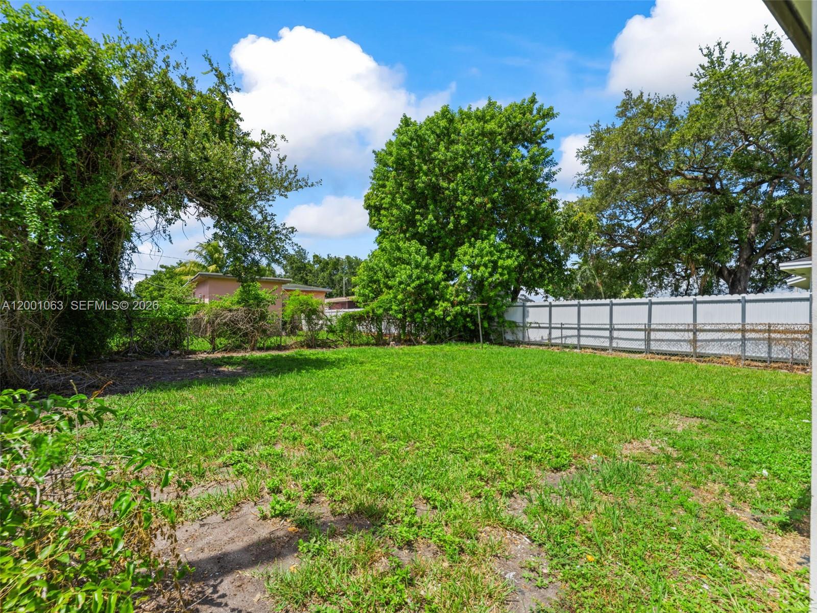 SEMINOLE LAWN - Residential