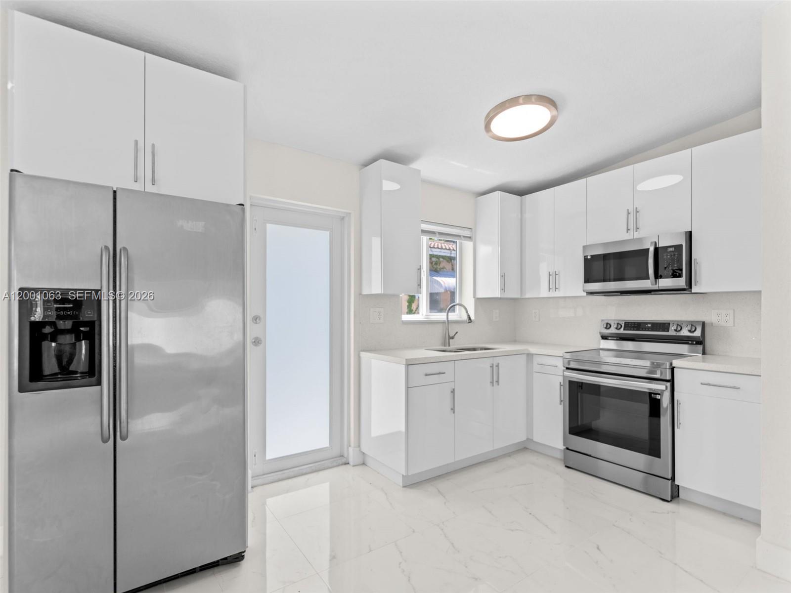 SEMINOLE LAWN - Residential