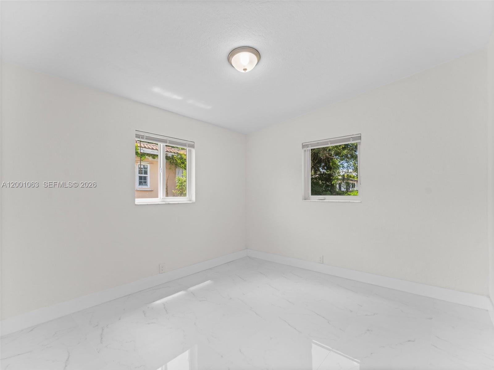 SEMINOLE LAWN - Residential