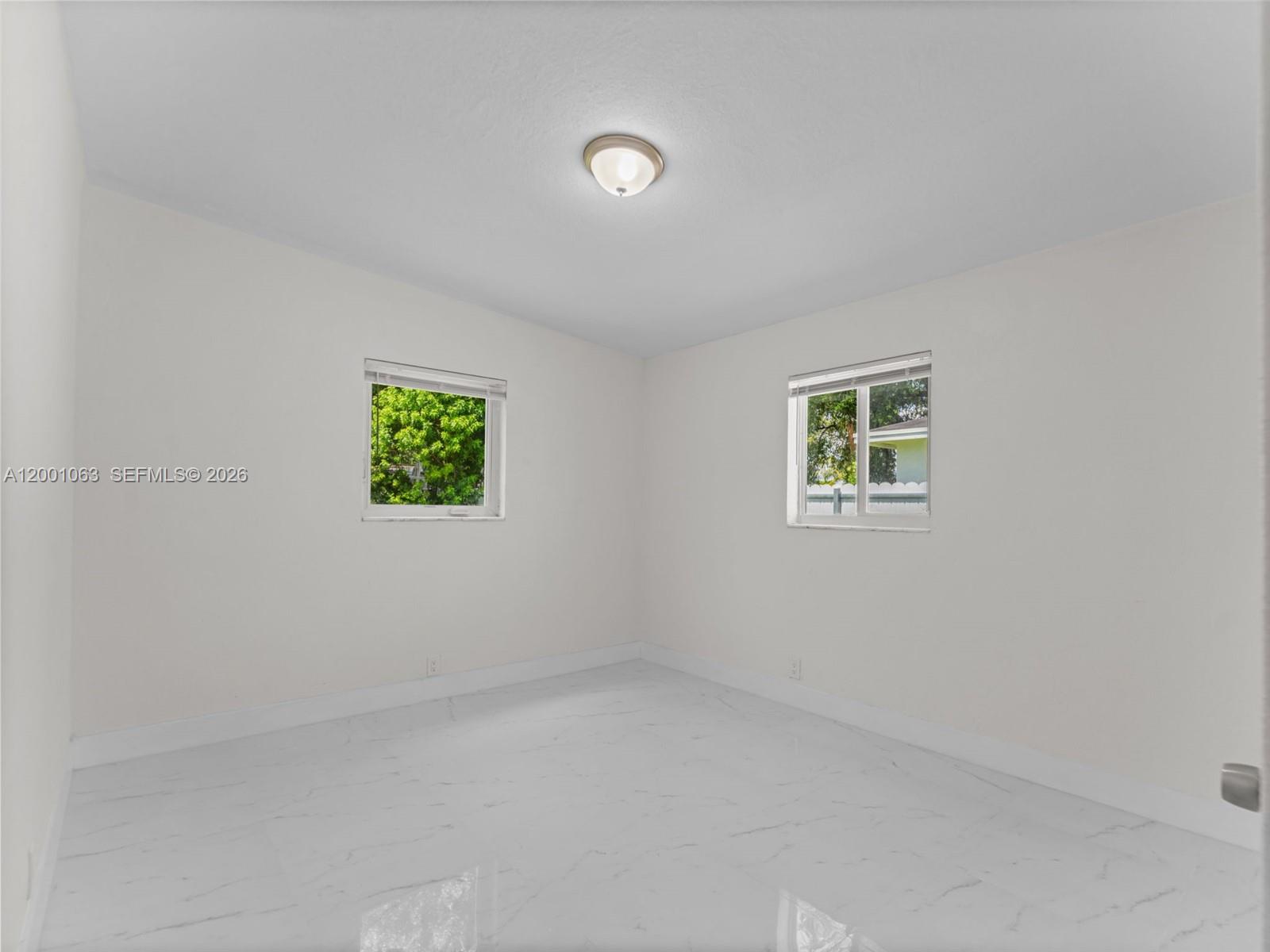 SEMINOLE LAWN - Residential