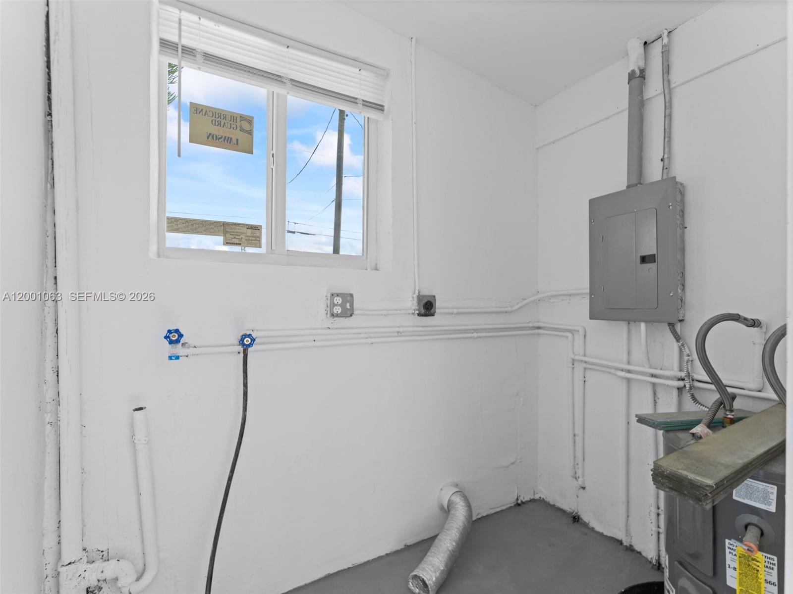 SEMINOLE LAWN - Residential