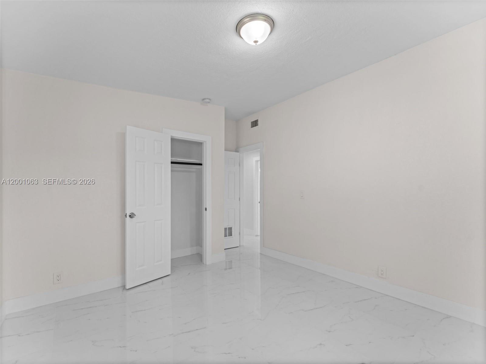 SEMINOLE LAWN - Residential