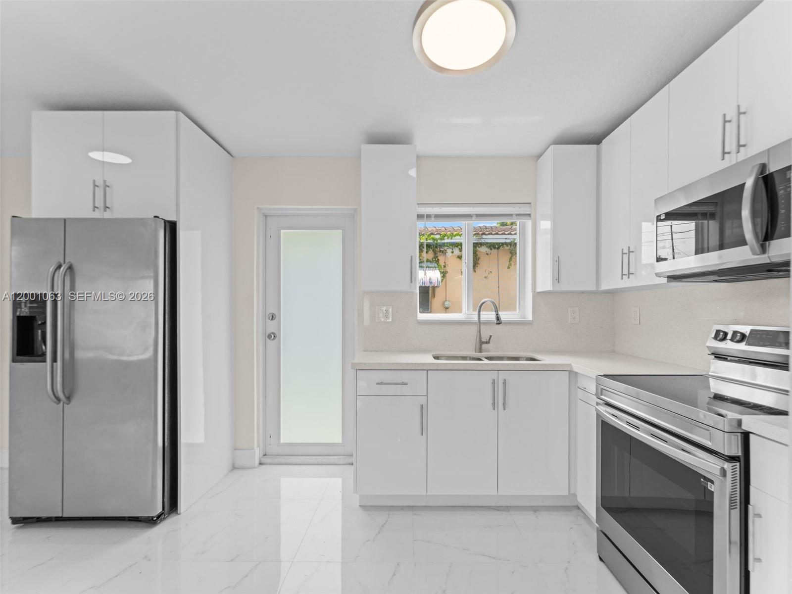 SEMINOLE LAWN - Residential