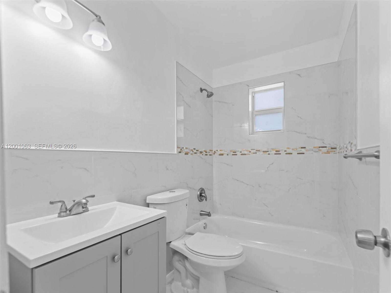 SEMINOLE LAWN - Residential