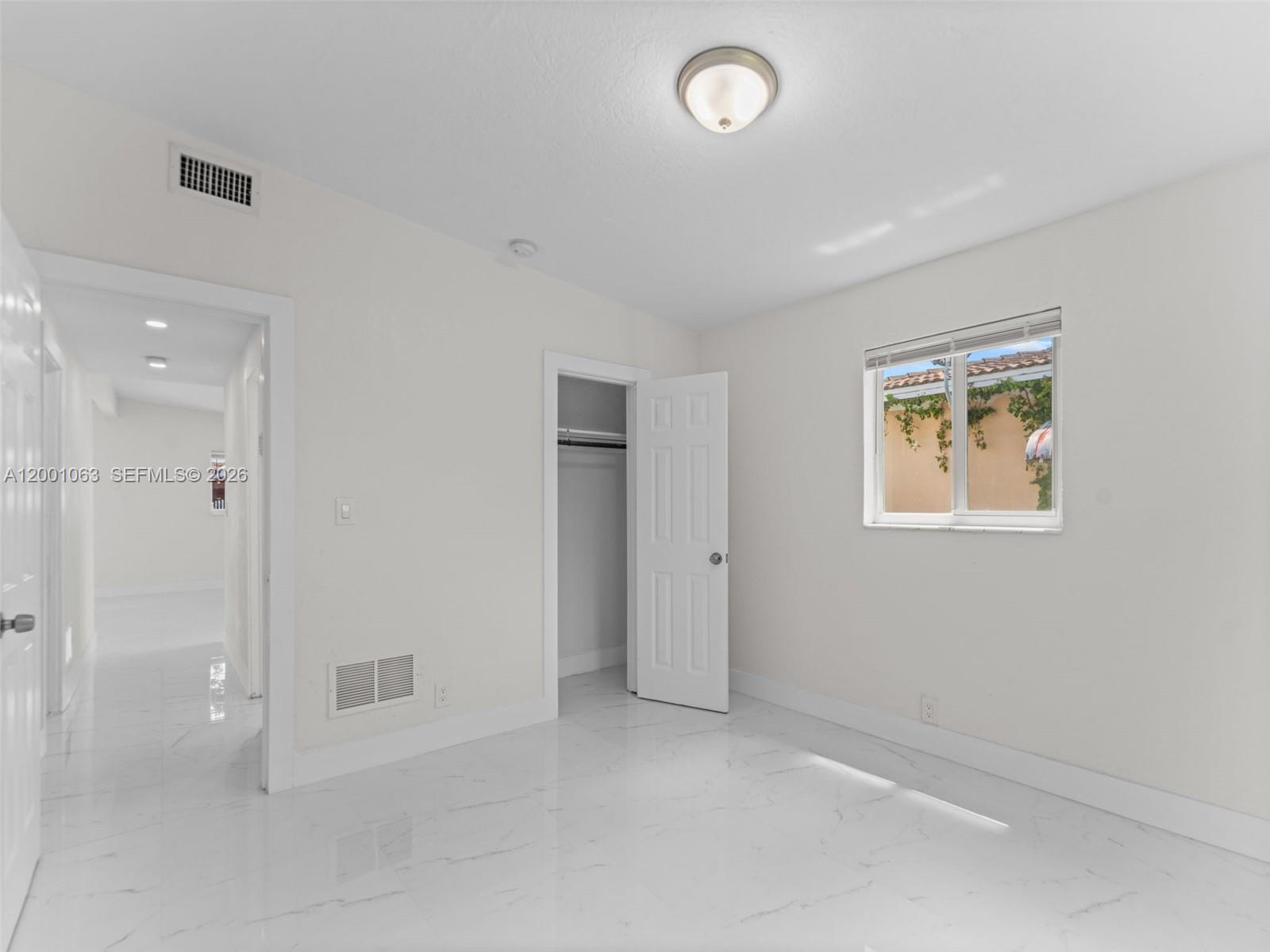 SEMINOLE LAWN - Residential