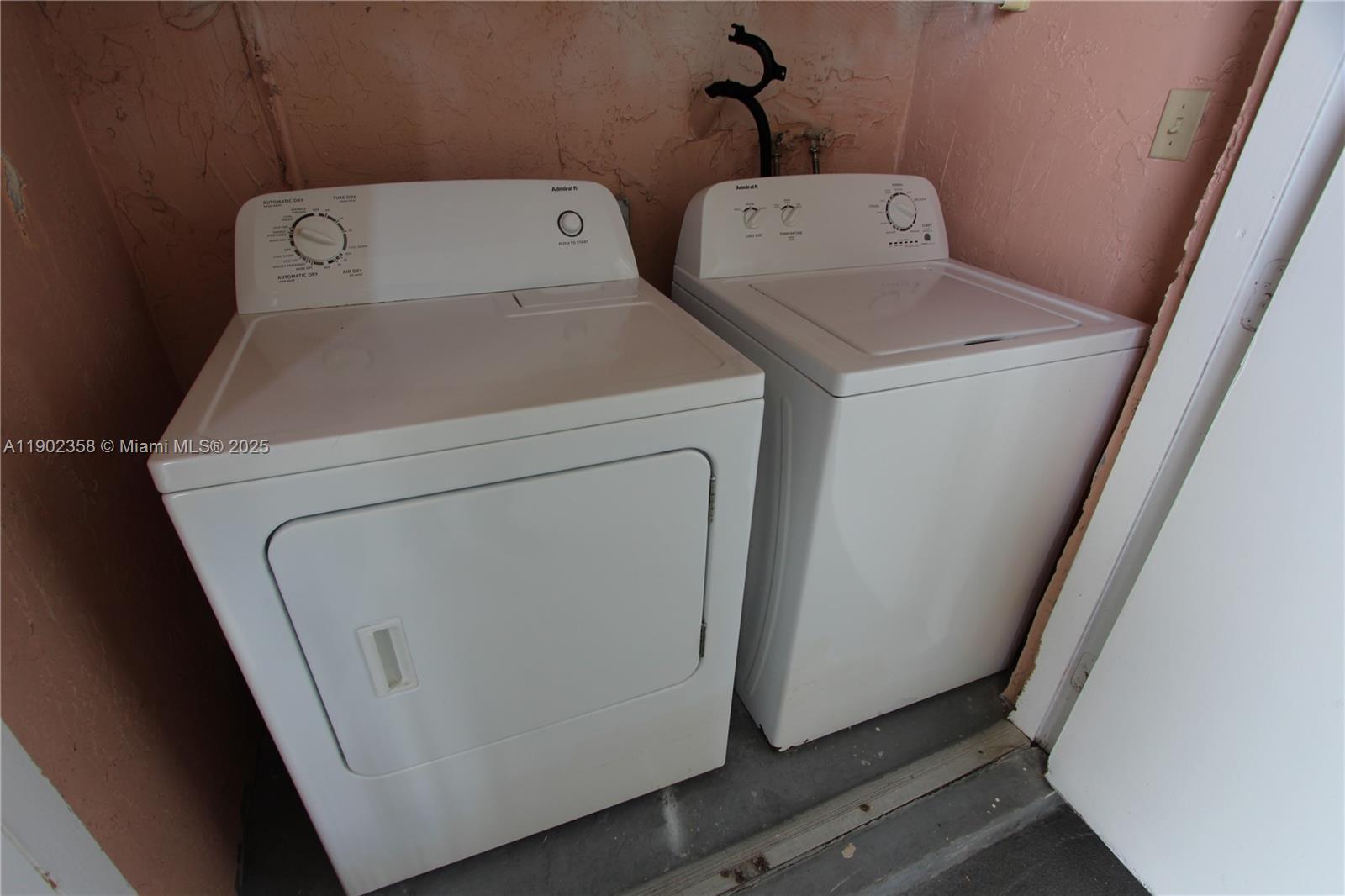 LE CLUB AT OLD CUTLER CON - Residential Lease